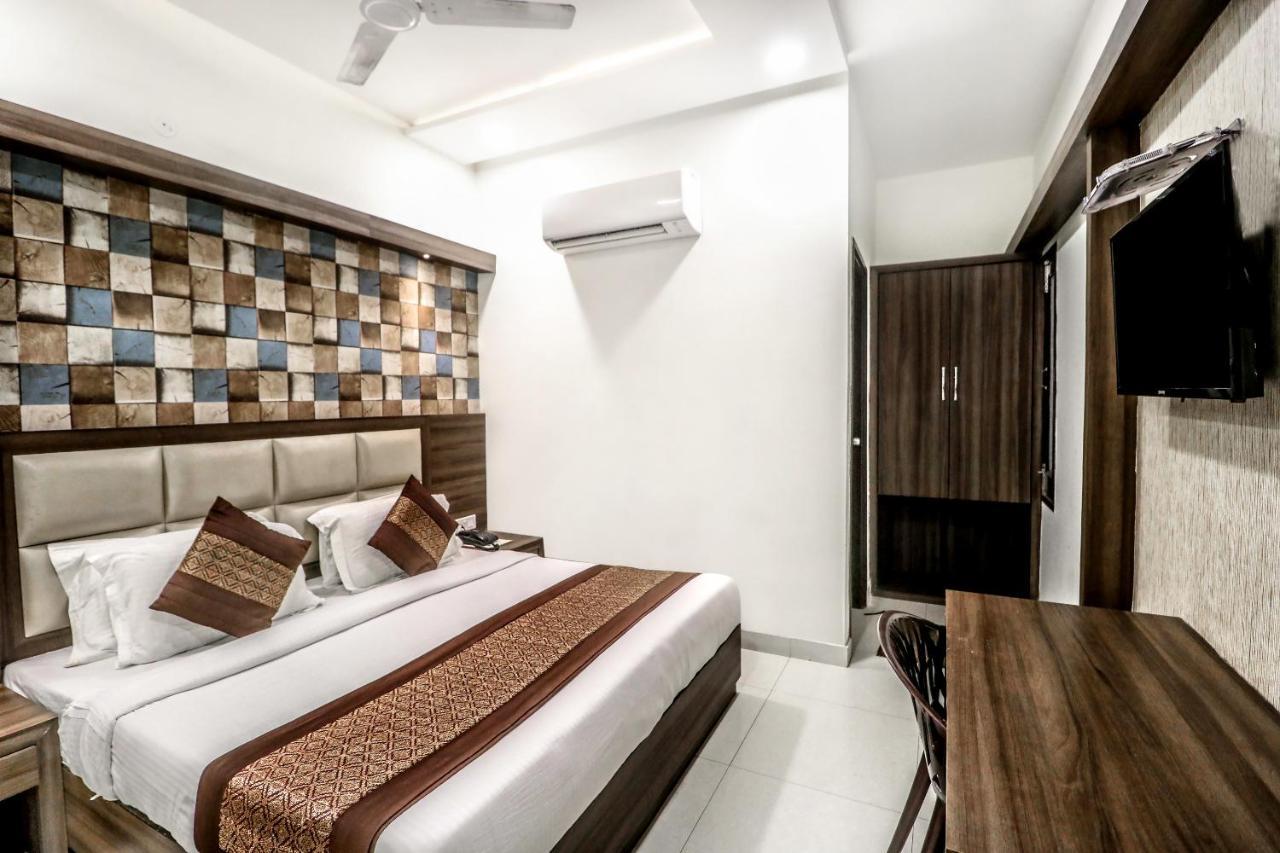 Hotel Kings Амритсар Экстерьер фото
